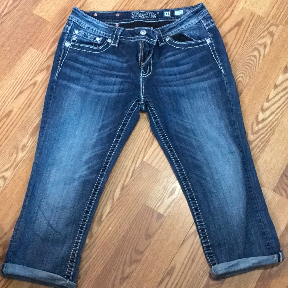 MissMe 31 Mid-Rise Cuffed Capri